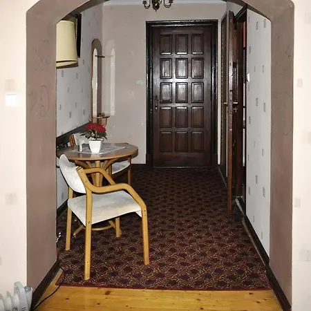 Daria Dworek Mysliwski 2*