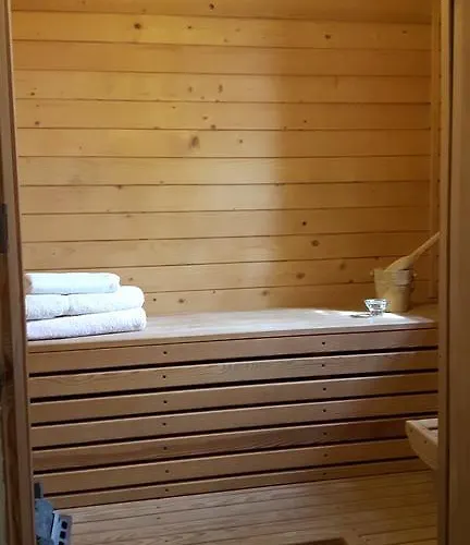 Daria Dworek Mysliwski Hotel 2*