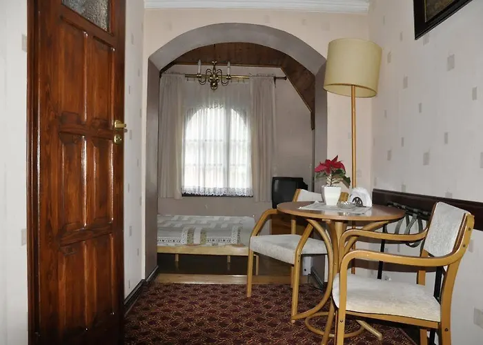 Daria Dworek Mysliwski 2*